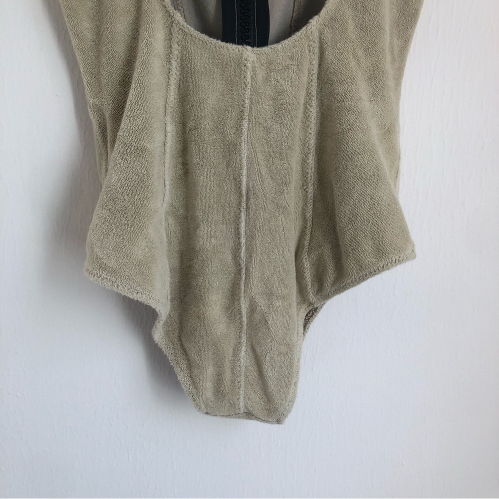 Lisa Marie Fernandez size II (4-6) Beige Terrycloth Zip Front One Piece Swimsuit - Picture 10 of 11